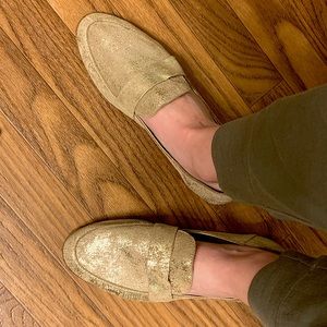 Lucky Brand Gold leather chennie flat